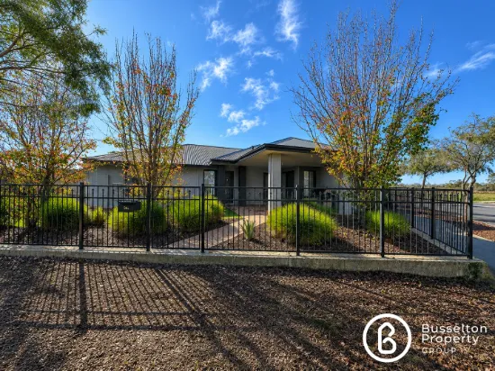 2/24 Sunflower Turn, Yalyalup, WA 6280