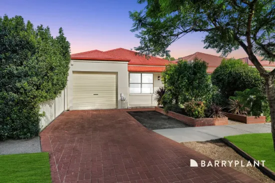 2/25 Collins Street, Werribee, Vic 3030