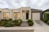 2/3 Weeks Avenue, Harkness, Vic 3337