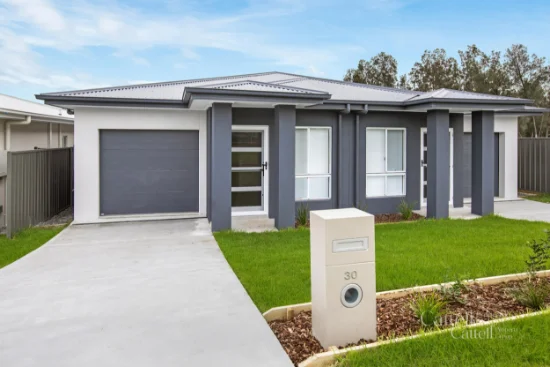 2/30 Oxford Street, Greta, NSW 2334
