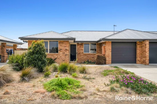 2/32 Henry Street, Triabunna, Tas 7190
