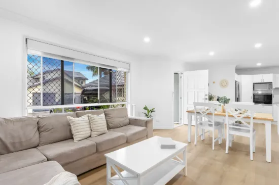 2/35 Killarney Avenue, Robina, Qld 4226