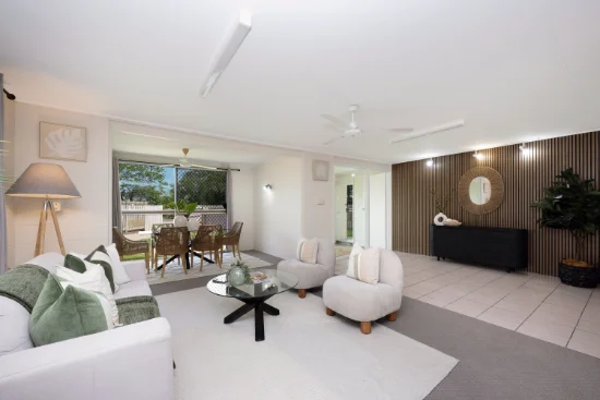 2/4 Ferguson Street, Currajong, Qld 4812
