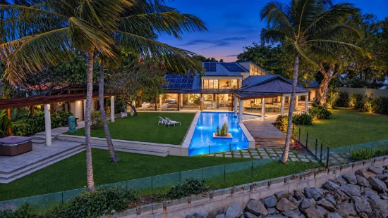 2-4 Hibiscus Lane, Holloways Beach, Qld 4878