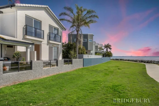 2/4 Second Avenue, Scarborough, Qld 4020