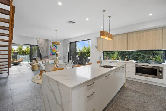 2/4 SUNRISE Avenue, Coolum Beach, Qld 4573