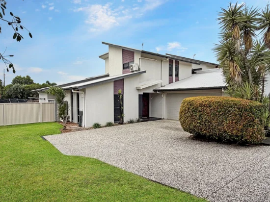 2/40 Victor Drive, Kawungan QLD 4655-Image