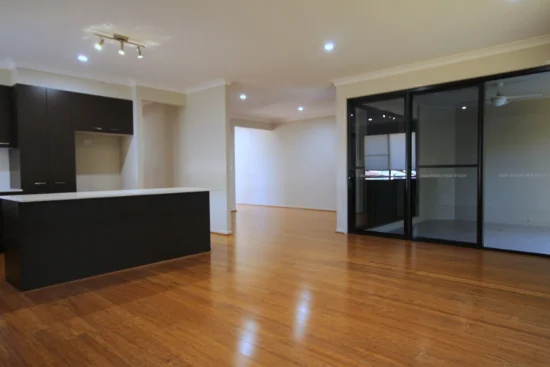 2/429 Ashmore Road, Ashmore, Qld 4214