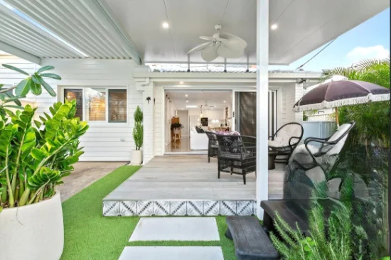 2/46 Twenty Fourth Avenue, Palm Beach, Qld 4221