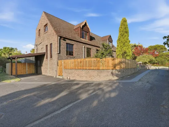 2/4A Boa Vista Road, New Town, Tas 7008