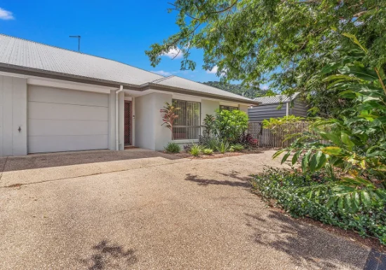 2/5 Corrimandle, Cannonvale, Qld 4802