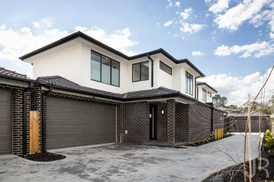 2/7 Castlegate Place, Berwick, Vic 3806