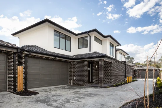 2/7 Castlegate Place, Berwick, Vic 3806