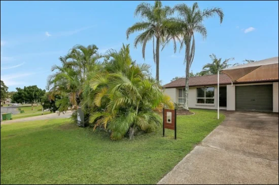 2/7 Orkney Place, Labrador, Qld 4215