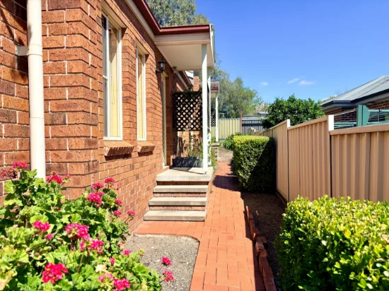2/75 Denne St, West Tamworth, NSW 2340