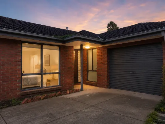 2/75 Silvereye Crescent, Werribee, Vic 3030