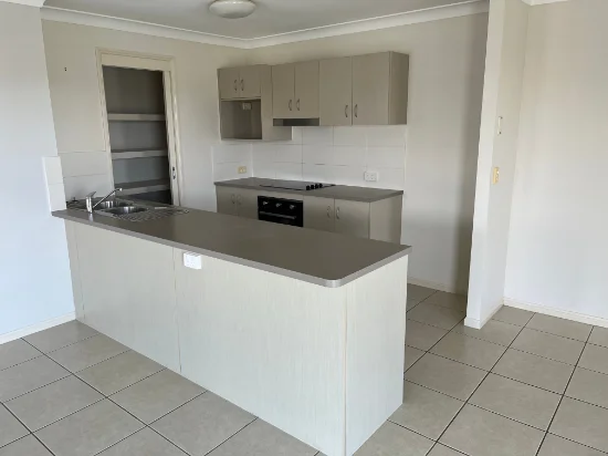 2/8 Eugenia Avenue, Rothwell QLD 4022 - For Rent