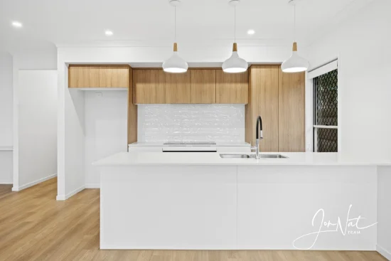2/8 Kooringa Avenue, Cleveland, Qld 4163