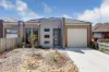 2/9 Barrot Avenue, Hoppers Crossing, Vic 3029