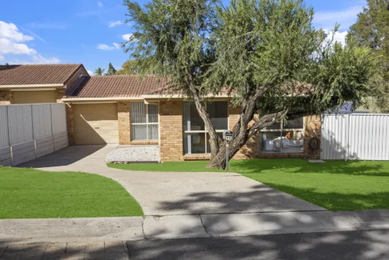 2/9 McDougall Close, Silkstone, Qld 4304