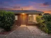 2/9 Raymond Street, Melton South, Vic 3338