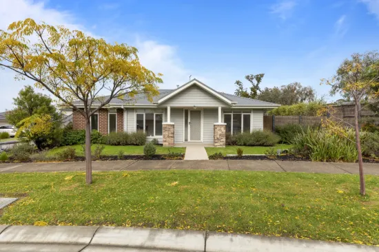 2 Addison Close, Officer, Vic 3809