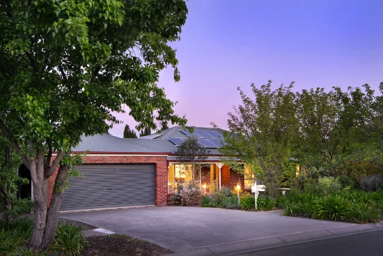 2 Alanna Avenue, Castlemaine, Vic 3450