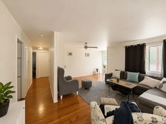 2 Armstrong Crescent, Dysart, Qld 4745-Image