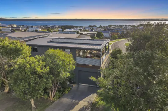 2 Blackthorn Street, San Remo, Vic 3925
