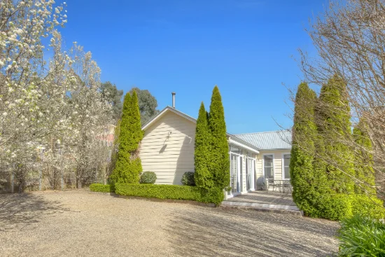 2 Blue Wren Close, Bright, Vic 3741