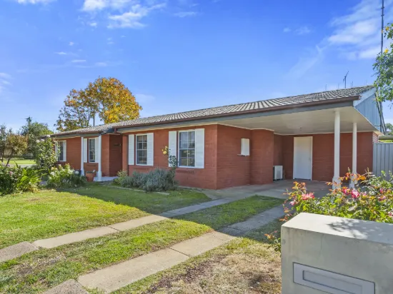 2 Bridget Street, Finley, NSW 2713