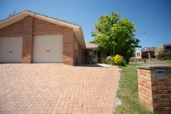 2 Buller Cres, Palmerston, ACT 2913