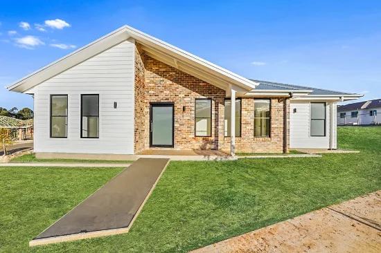 2 Burton Drive, Tahmoor, NSW 2573