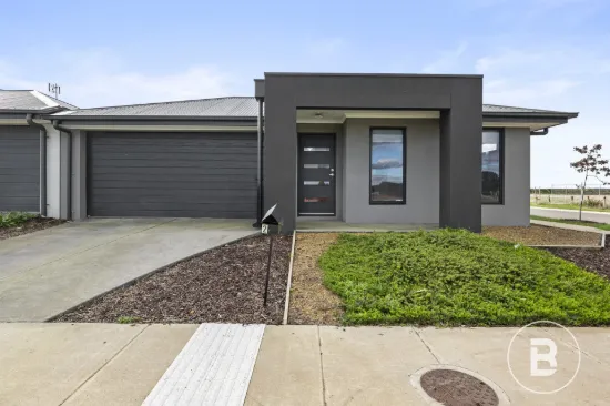 2 Butcherbird Parade, Winter Valley, Vic 3358