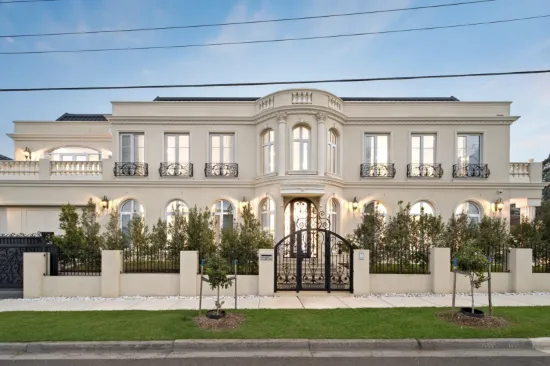 2 Caithness Crescent, Glen Waverley, Vic 3150
