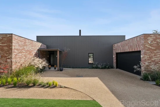 2 Cedar Lane, Daylesford, Vic 3460 - For Rent