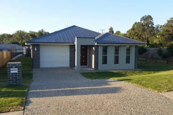 2 Cedarwood Drive, Crows Nest, Qld 4355