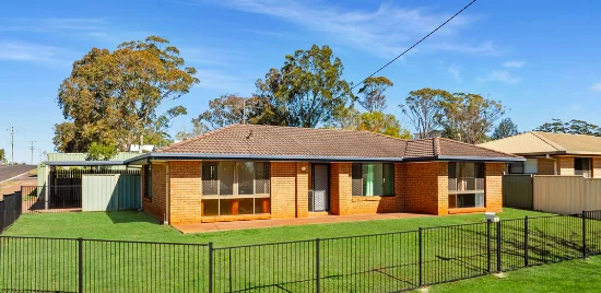 2 Champagne Crescent, Wilsonton Heights, Qld 4350