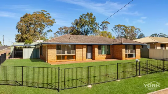 2 Champagne Crescent, Wilsonton Heights, Qld 4350