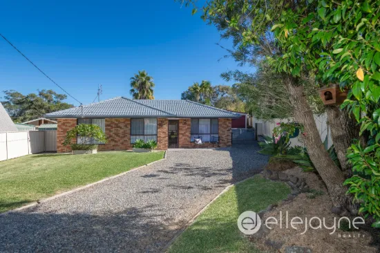 2 Churchill Crescent, Windermere Park, NSW 2264