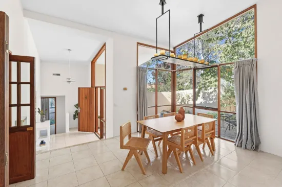 2 Claxton Crescent, Lyneham, ACT 2602