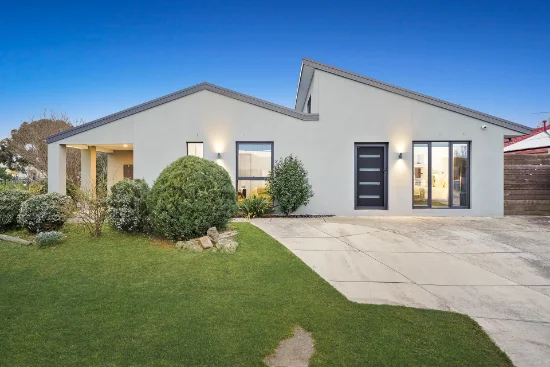 2 Coriyule Court, Cranbourne North, Vic 3977