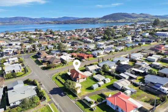 2 Cross Street, Midway Point, Tas 7171