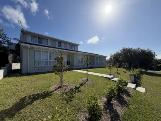 2 Dawn Drive, Moonee Beach, NSW 2450 - For Rent