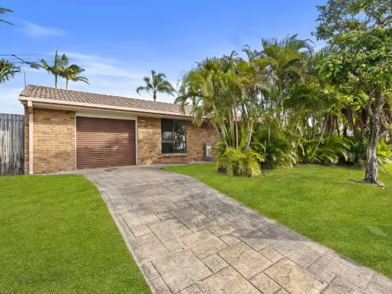 2 Day Place, Sandstone Point, Qld 4511