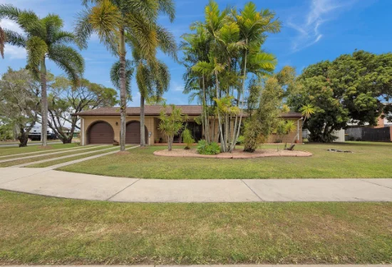 2 Dickens Ave, Ooralea, Qld 4740
