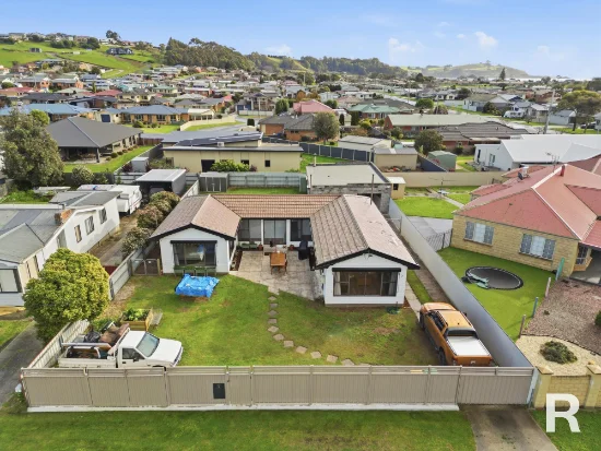2 Dooley Street, West Ulverstone, Tas 7315 - For Rent