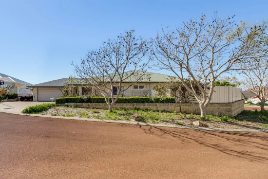 2 Dyer Lane, Lakelands, WA 6180