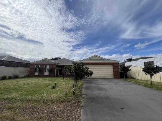 2 Eric Court, Kilmore, Vic 3764 - For Rent
