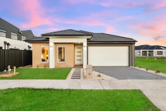 2 Falconer Court, Clyde North, Vic 3978